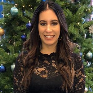 Meet your Posher, Larissa